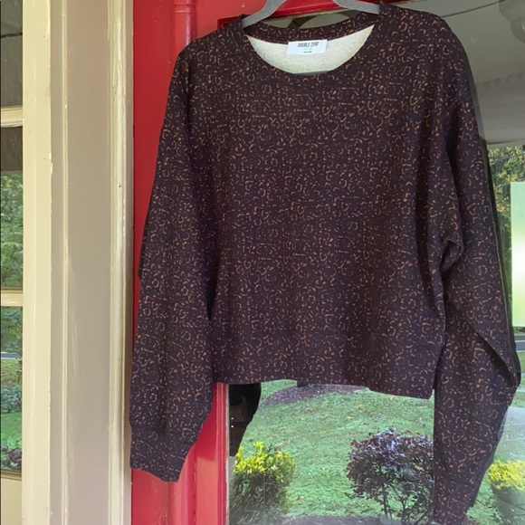 Double Zero Tops - Speckled leopard large pullover